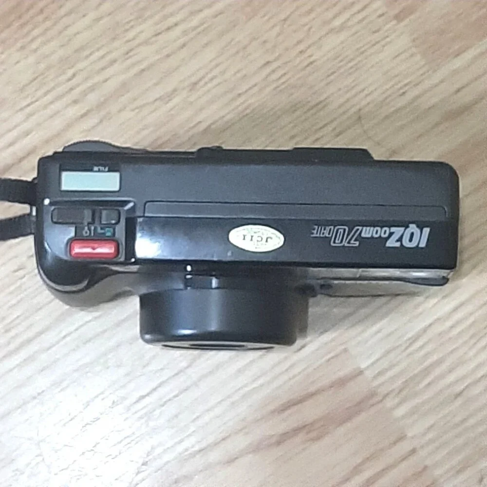 Pentax IQ‎ Zoom 70 Date Camera 35mm Point and Shoot 70mm Tele Macro Not Tested